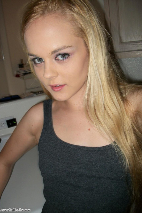 Голые селфи картинка 14