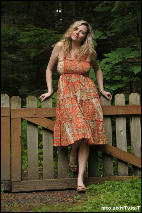 В юбке без трусиков картинка 37