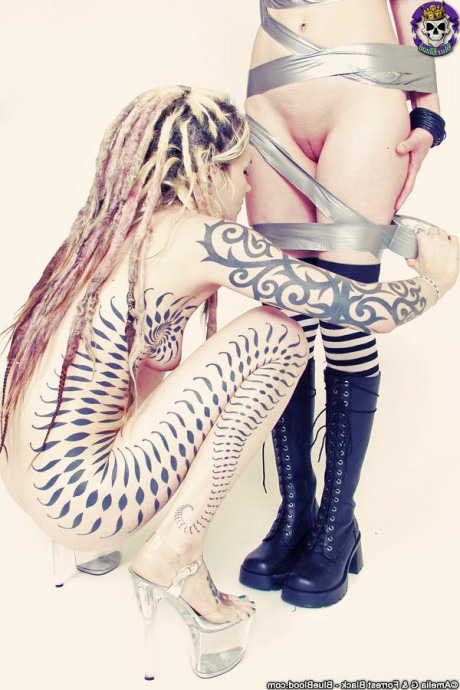 Лесби на каблуках картинка 56