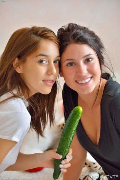 Худая с дилдо картинка 18