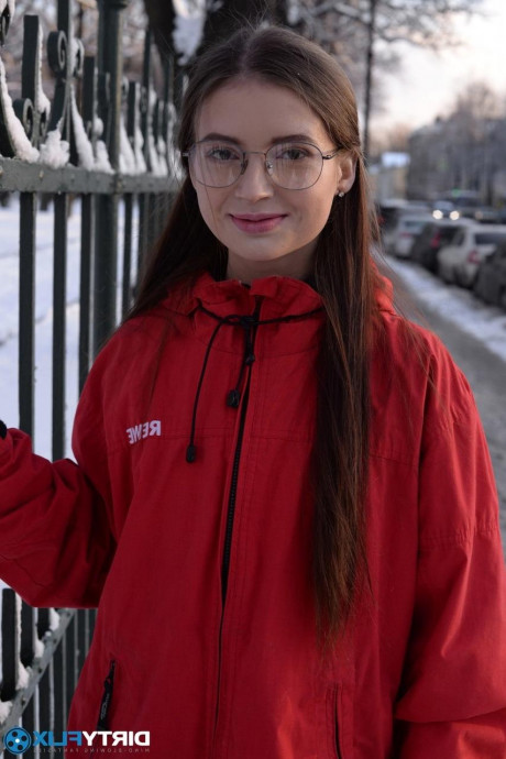 Голые на улице картинка 22