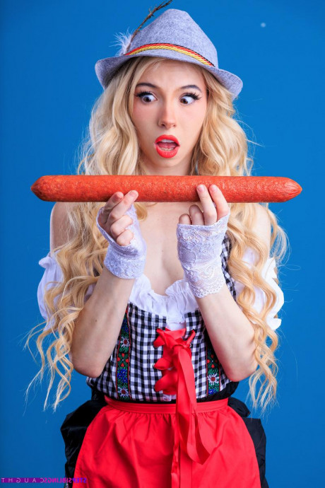 Худая с дилдо картинка 49