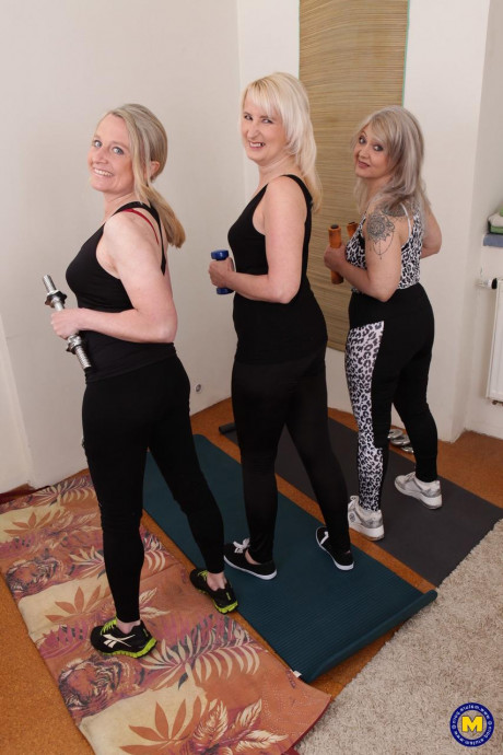 Пышная зрелая блондинка картинка 15