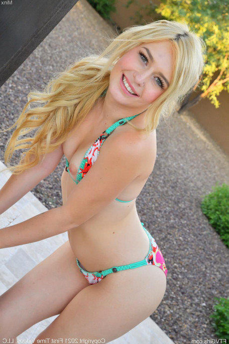 Любительское в бикини картинка 13